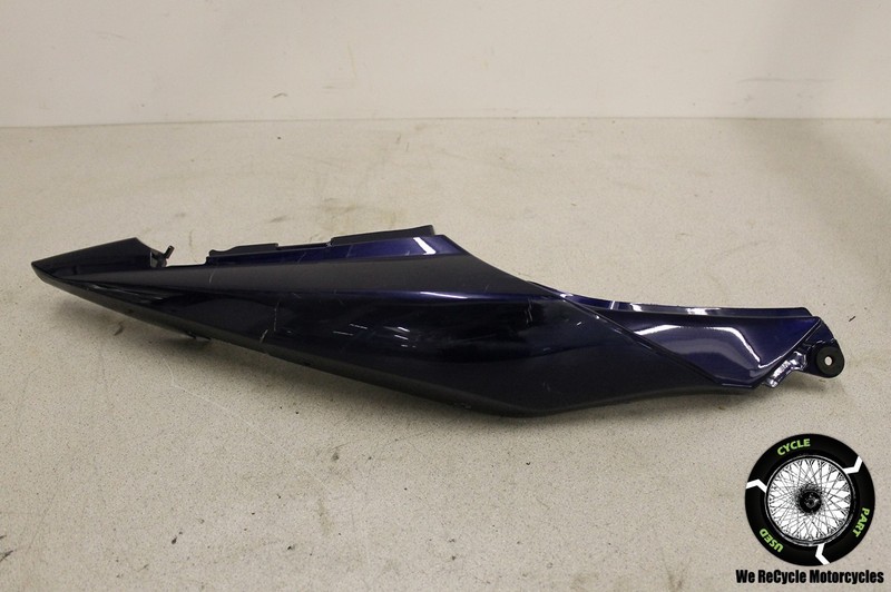 2008 SUZUKI SV 650 RIGHT REAR TAIL FAIRING COWL PANEL COVER PLASTIC RH SV650 08