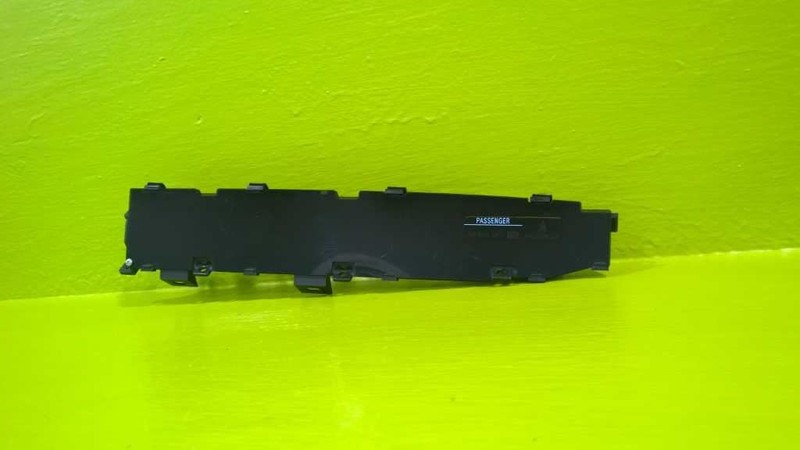 07 08 09 PRIUS FINISH DASH PANEL W/INDICATOR LIGHT SCREEN OEM 2872-2