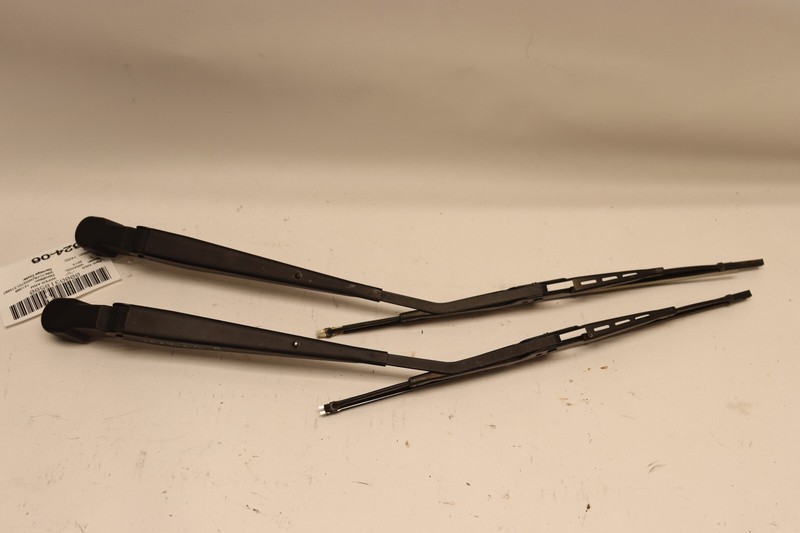 2012-2013 JEEP WRANGLER FRONT LEFT & RIGHT WINDSHIELD WIPER ARM PAIR OEM