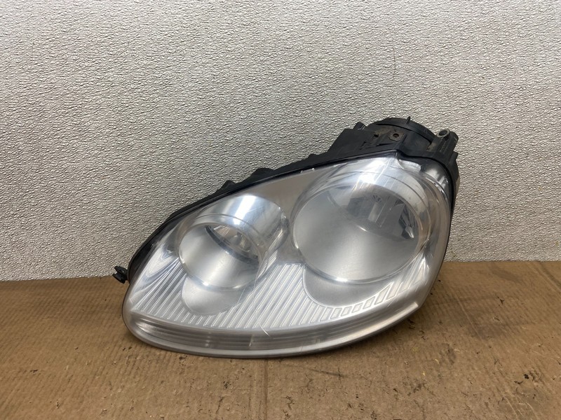 2005 to 2010 Volkswagen Jetta Left Driver LH Side Headlight Halogen AA6909 DW