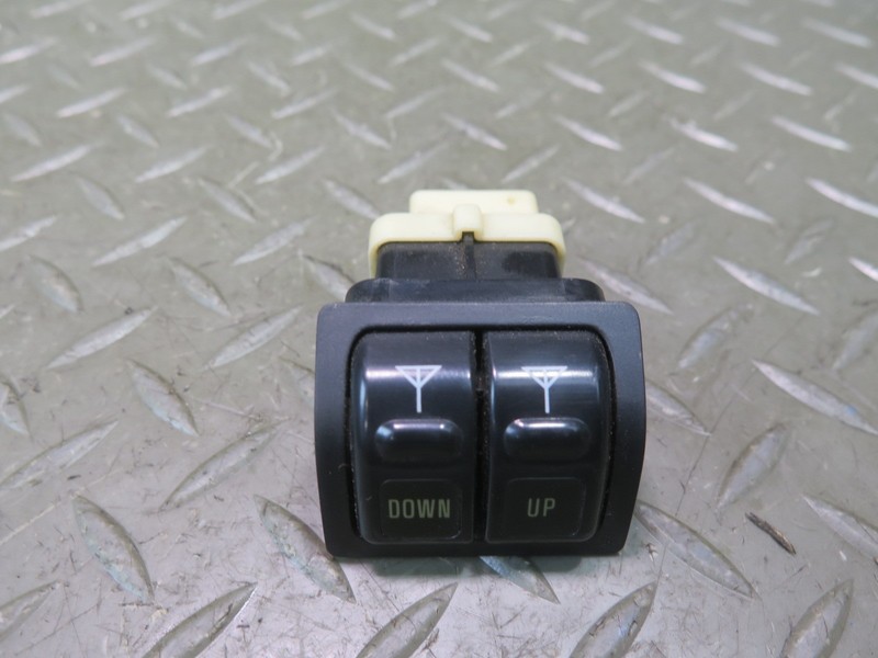 1991-1994 TOYOTA LAND CRUISER FJ80 RADIO POWER ANTENNA BUTTON SWITCH