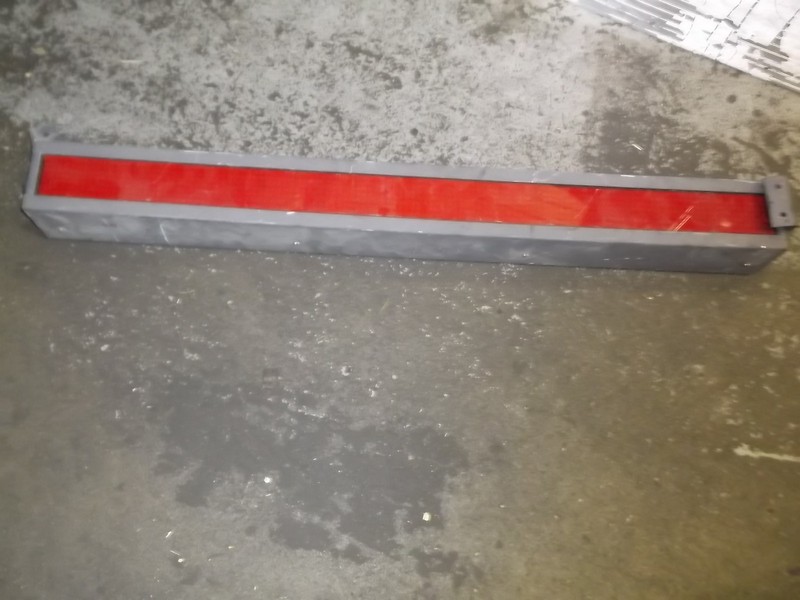 Industrial Red Light Assembly w/ End Brackets and Plug S2001890 *FREE SHIPPING*