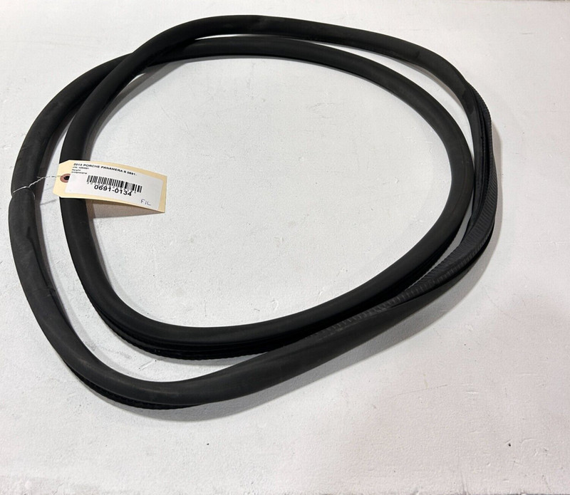 2010-11-12-13-14-15-2016 PORSCHE PANAMERA FRONT LEFT DOOR SEALING OEM