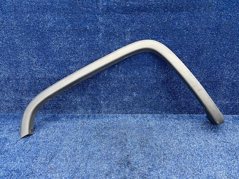 2014-2018 GMC Sierra 1500 Front Left Driver Side Wheel Arch Flare Molding OEM