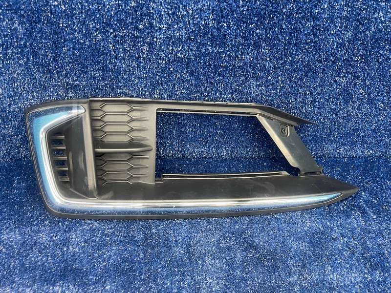 2019-21 Honda Civic Front Bumper Fog Light Trim Bezel Cover Right Passenger OEM