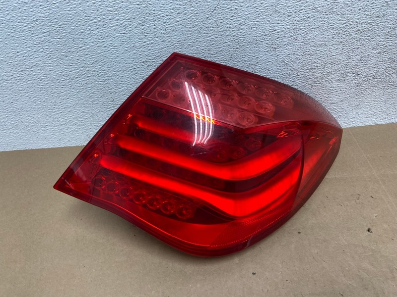 2009 to 2012 Bmw 7-Series F01 F02 750i Right Passenger Tail Light OEM AE5000 LK