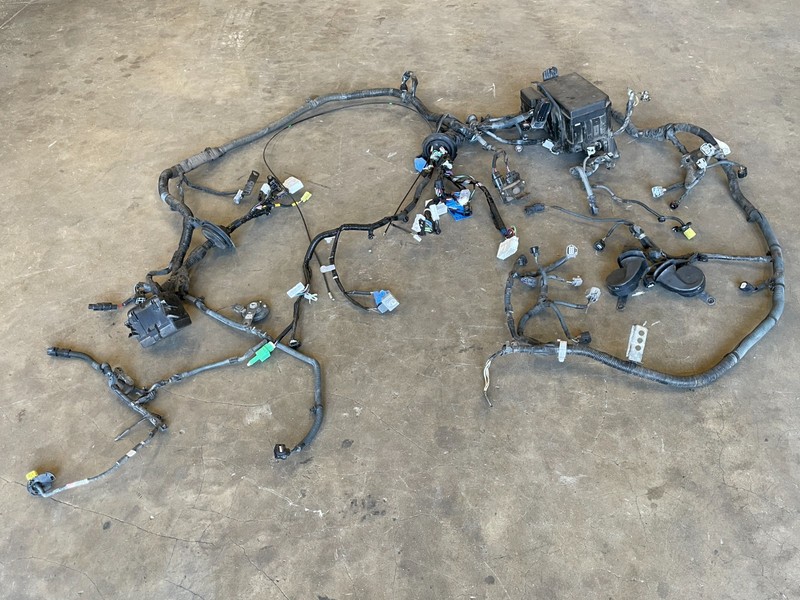 10 11 12 13 Lexus GX460 Engine Motor Wire Wiring Harness Fuse Box 4.6L 1608 OEM