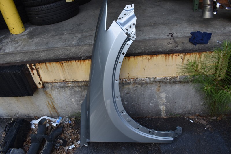 FENDER RIGHT SIDE FACTORY OEM LOCAL PICKUP