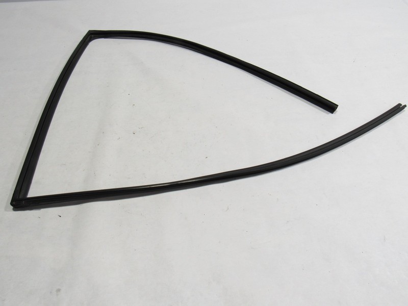 14-21 Lexus GX460 2017 Rear Right Passenger Door Window Weatherstrip Seal ;:O