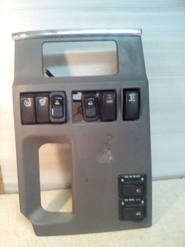 2014 Peterbilt 579 Switch Dash Panel S64-6149-1681100B2