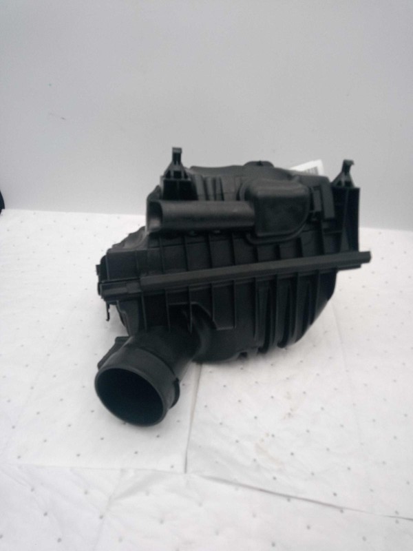 Used Air Cleaner Assembly fits: 2019 Mini Countryman 2.0 Grade B