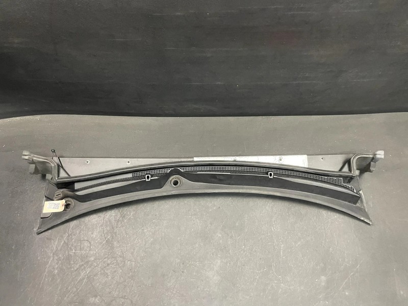 Cowl Vent Panel 2021 Cadillac XT4 84465341 2019 2020 2022 2023 2024 2025
