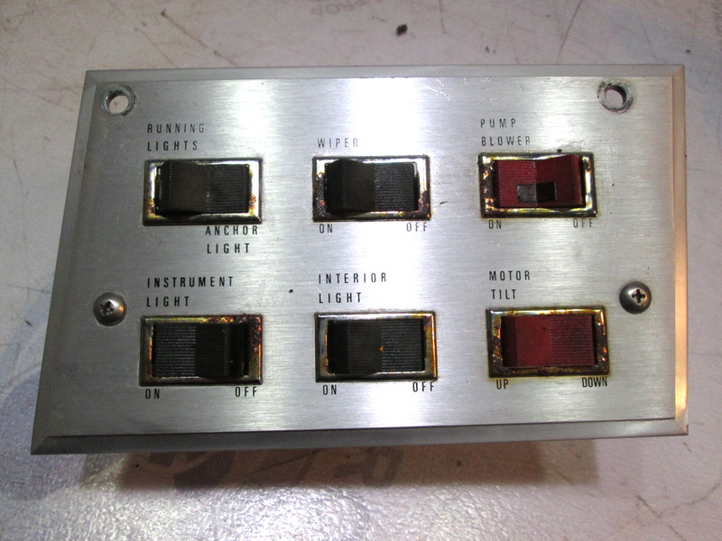 977967 1969 OMC Evinrude 16' Sportsman Dash Switch Panel 906064 & Fuse Block