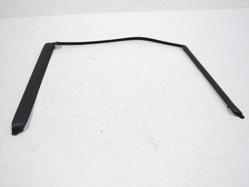 17-20 Jaguar F-Pace 2018 Rear Right Passenger Door Upper Weather Strip Seal |:Y