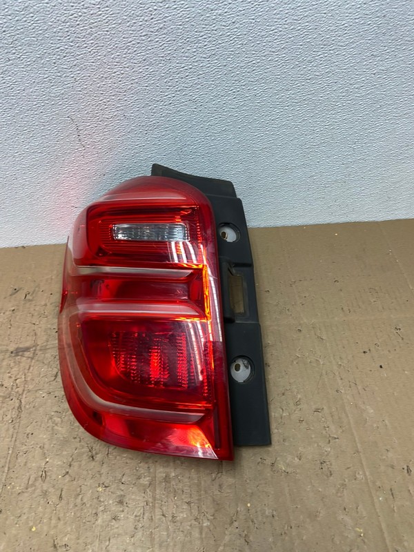 2016 to 2017 Chevrolet Equinox Left Driver Lh Side Tail Light OEM AC0714 LK