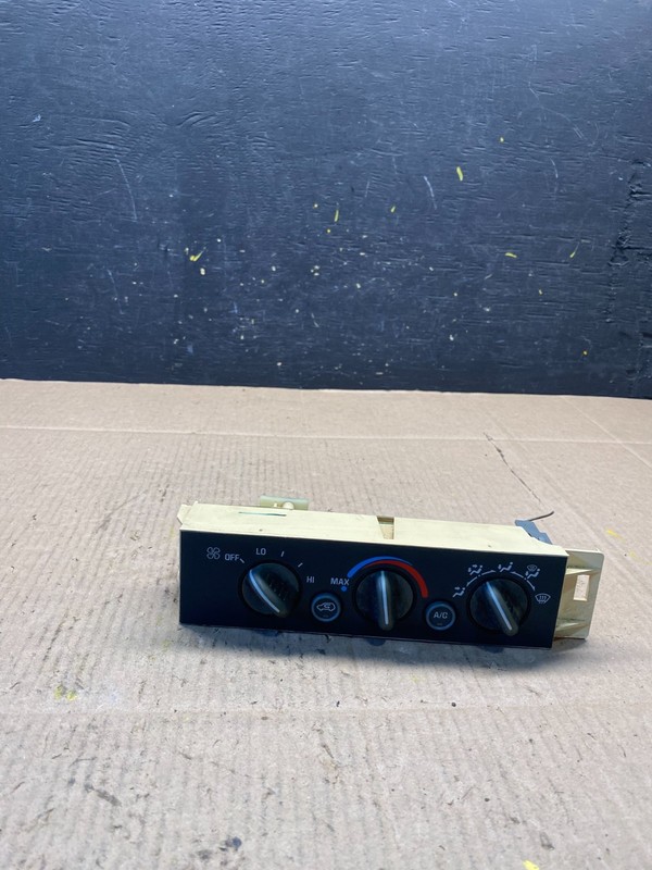 1996 - 2000 Chevrolet Tahoe Yukon A/C Heater Climate Control 16199266 OEM R6029