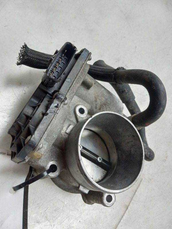 00 01 02 03 04 05 TOYOTA ECHO 1.5L FWD AT ENGINE THROTTLE BODY 2221021020
