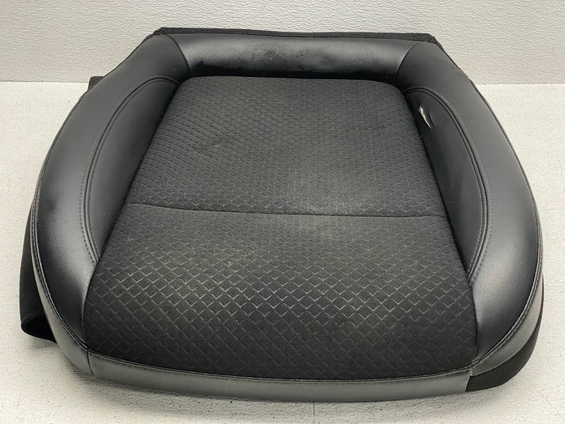 2017-2019 BUICK ENCORE FRONT LEFT DRIVER SIDE LOWER SEAT CUSHION OEM LOT677