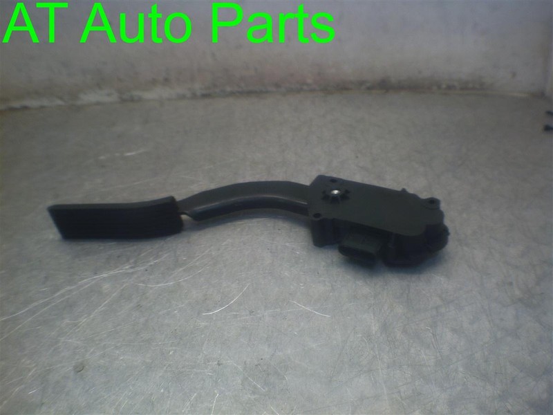 2008 PONTIAC TORRENT GAS PEDAL OEM 546.GM2408
