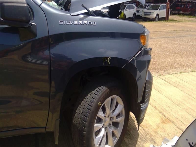 Passenger Fender Fits 2019 SILVRDO15 571497
