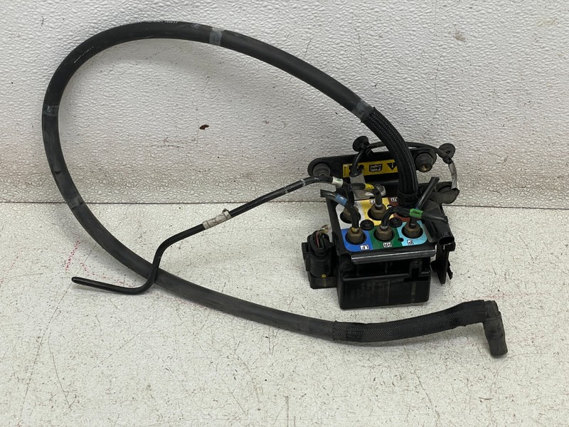 2017 2018 Maserati Levante Air Ride Suspension Solenoid Valve Block 1442 OEM