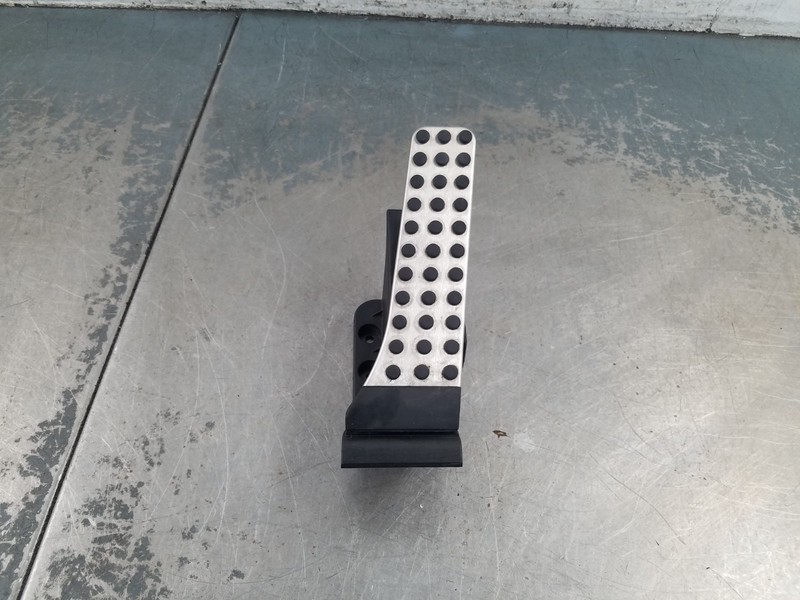 2012 Mercedes AMG CLS 63 Accelerator Throttle Pedal #8399 K4