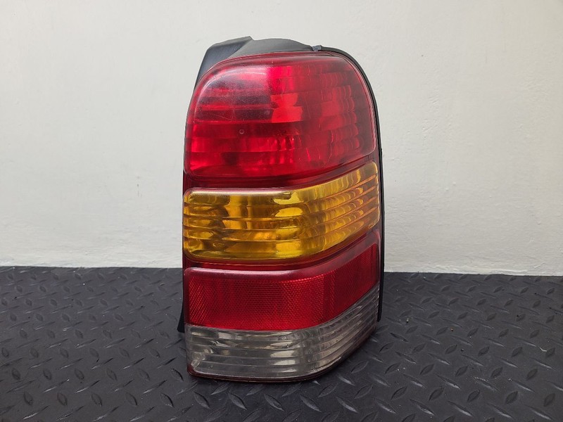 01-07 Ford Escape Right Passenger Tail Light Lamp OEM 6L8Z-13404-DA