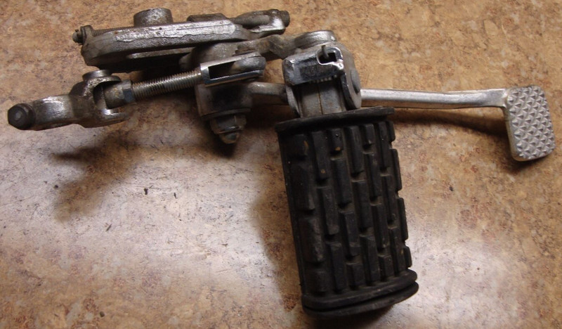 1985 Yamaha Venture XVZ1200 XVZ 1200 XVZ1200D D Foot Peg Rest Pedal Brake Lever