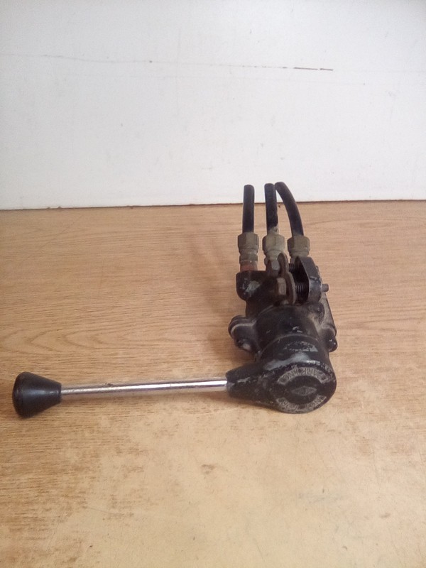 1990 Sterling/Bendix Trailer Brake Valve T294474