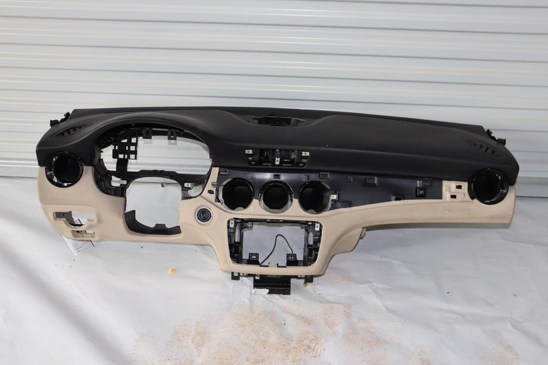 2014-2020 MERCEDES CLA250 C117 DASH DASHBOARD INSTRUMENT PANEL TAN VINYL OEM