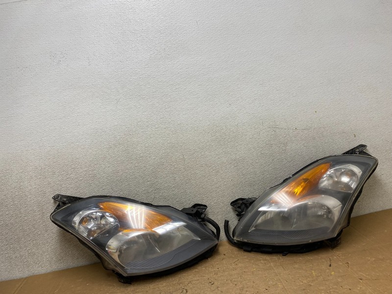 Sedan 2007 2008 2009 Nissan Altima Left+Right Set Headlights V8295 DW