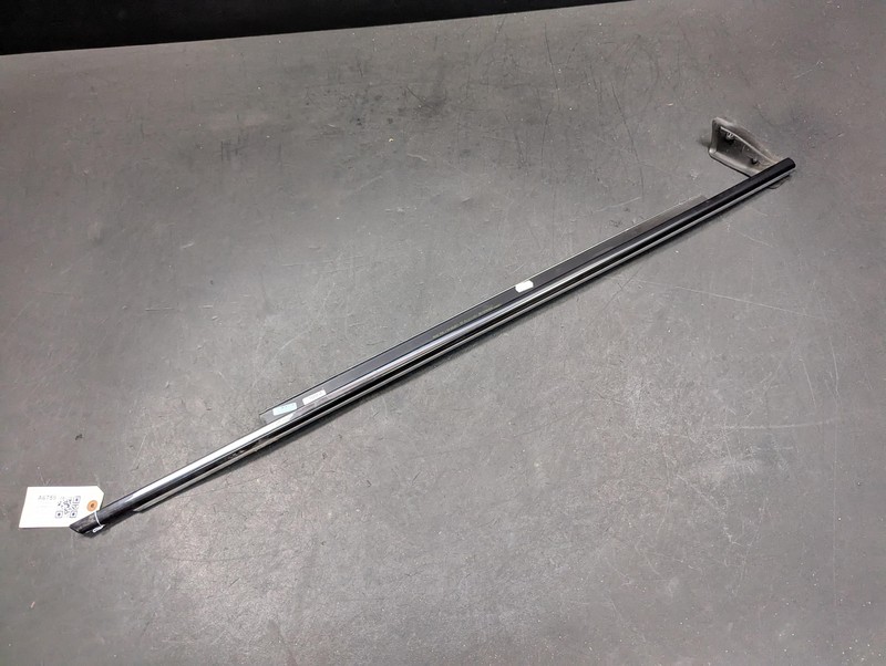 Front Right Door Window Belt Molding 2018 Audi A6 4G0853284H 2014 - 2016 2017