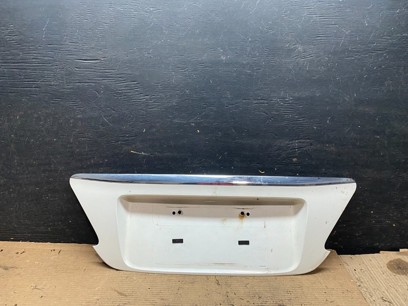 2010 to 2012Lexus ES350 Rear Trunk Molding License Plate Panel Oem V9571 DG