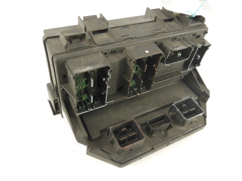 09 Chrysler Town & Country Integrated Mutifunction Fuse Box Power Control OEM