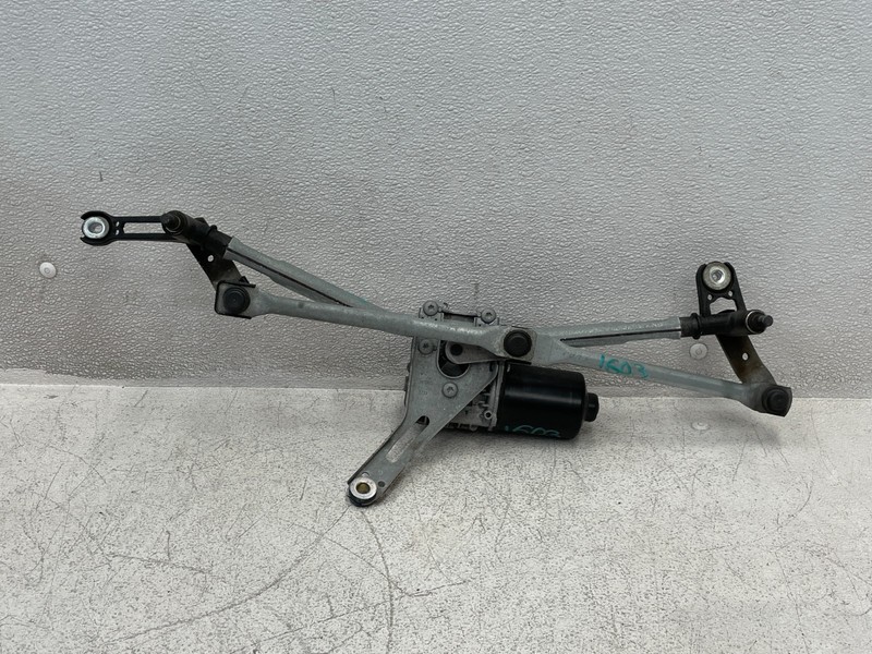 18 19 20 21 22 Volvo XC60 Front Windshield Wiper Linkage W/Motor 1603 OEM
