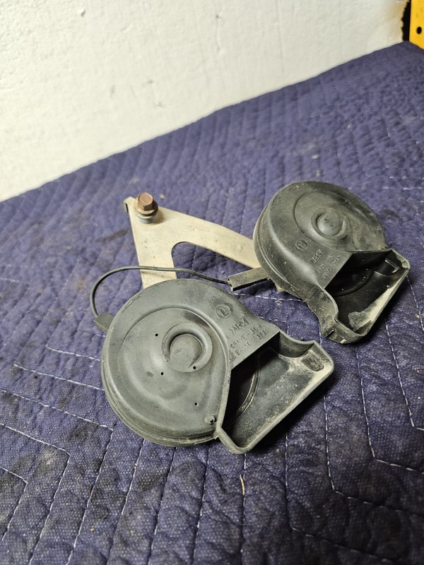 2003 E350 Horn Set Ford