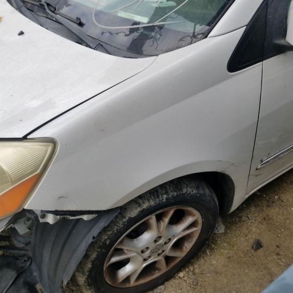 04-10 TOYOTA SIENNA LIMITED DRIVER LEFT FENDER DENT WHT-071