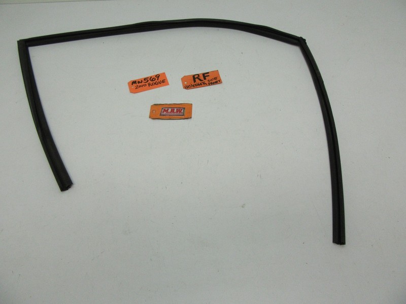 FRONT DOOR PANEL WINDOW GLASS RUN TRACK RIGHT PASSENGER RUBBER CHANNEL for ROGUE