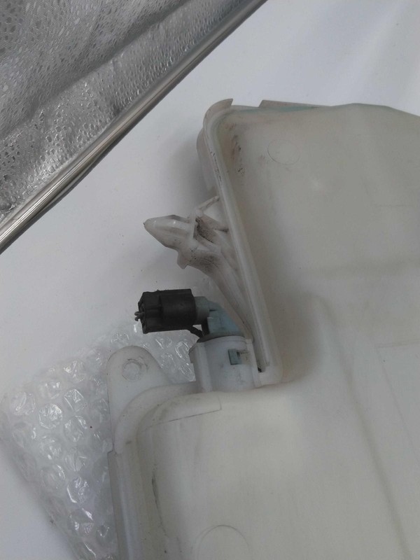 2011 BMW 328i Washer Fluid Reservoir OEM Black 3.0L 108K Miles NJ25-22491-564891