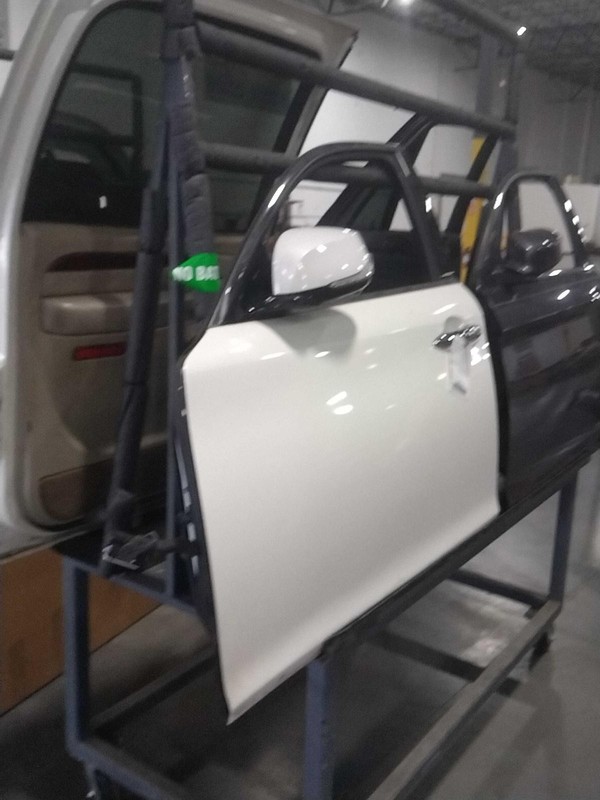 2015 INFINITI Q70 Left Front Door White OEM 424958 123K Miles