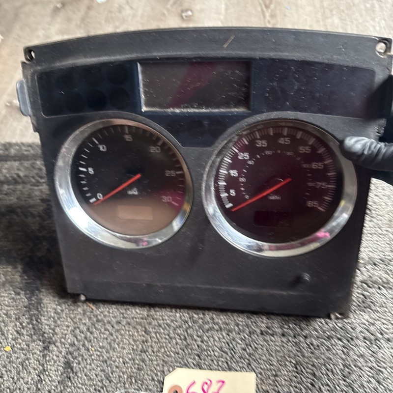 Kenworth T680 Instrument Cluster 2 Gauges P/N: Q43-1116-1-1-103 little Broken