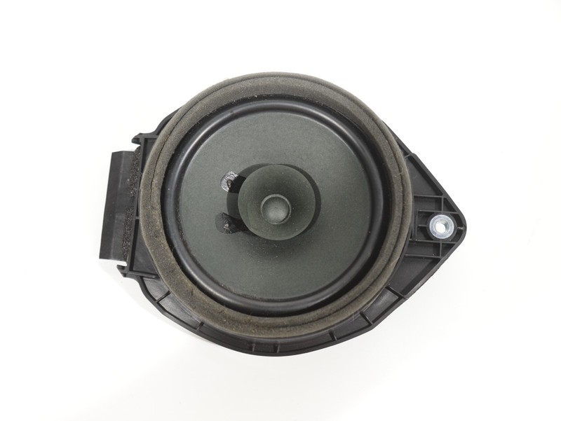 2014-2019 Chevy Silverado / GMC Sierra 1500 Rear LEFT Door Audio Speaker OEM