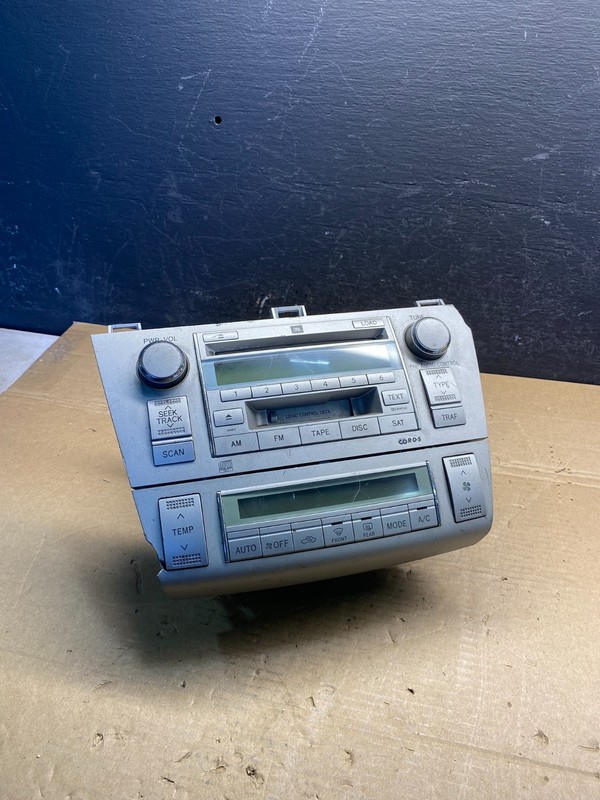 2004 2005 2006 Toyota Solara Am Fm Cd Player Radio Climate Control AD4957 DG