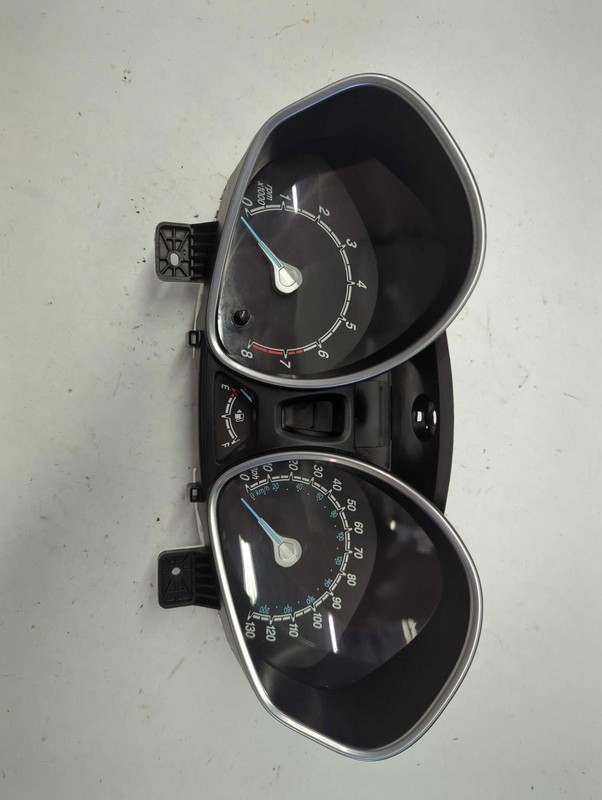 17-'19 FORD FIESTA Speedometer cluster OEM 35k miles 1 Year Warranty!