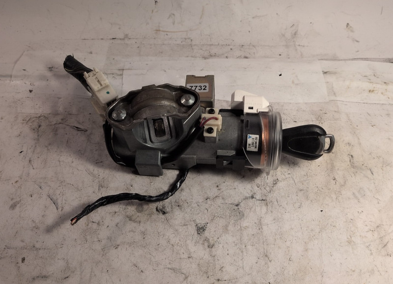 Ignition Switch w/Key from 2007 Subaru Legacy OEM