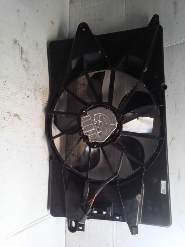 2015 Chrysler 200 Engine Cooling Fan Motor OEM 68205996AB Used 91K Miles