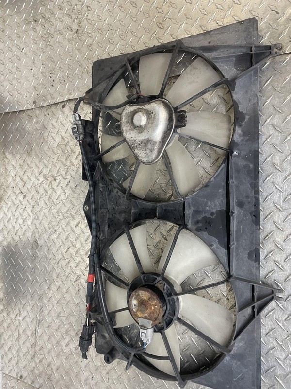 2002-2006 Toyota Camry 4 Cylinder Engine Fan Set Tested Oem