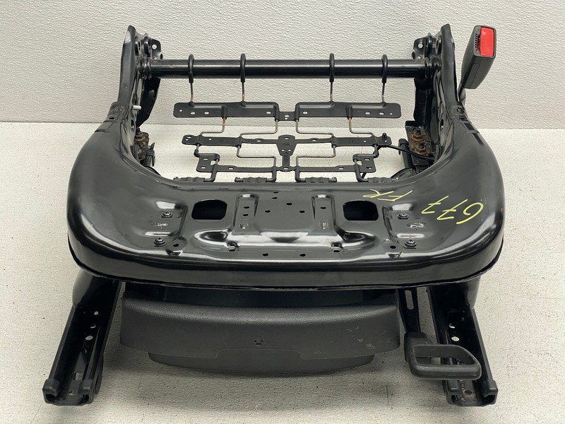 17-19 BUICK ENCORE FRONT RIGHT PASSENGER SIDE SEAT FRAME TRACK RAIL OEM LOT677