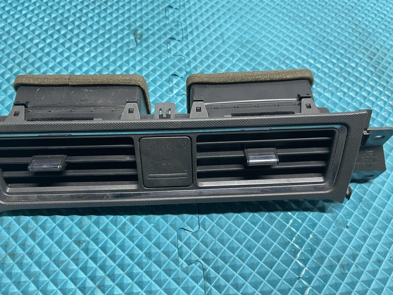 11-14 Ford Mustang GT Center Vent Assembly Oem Tested