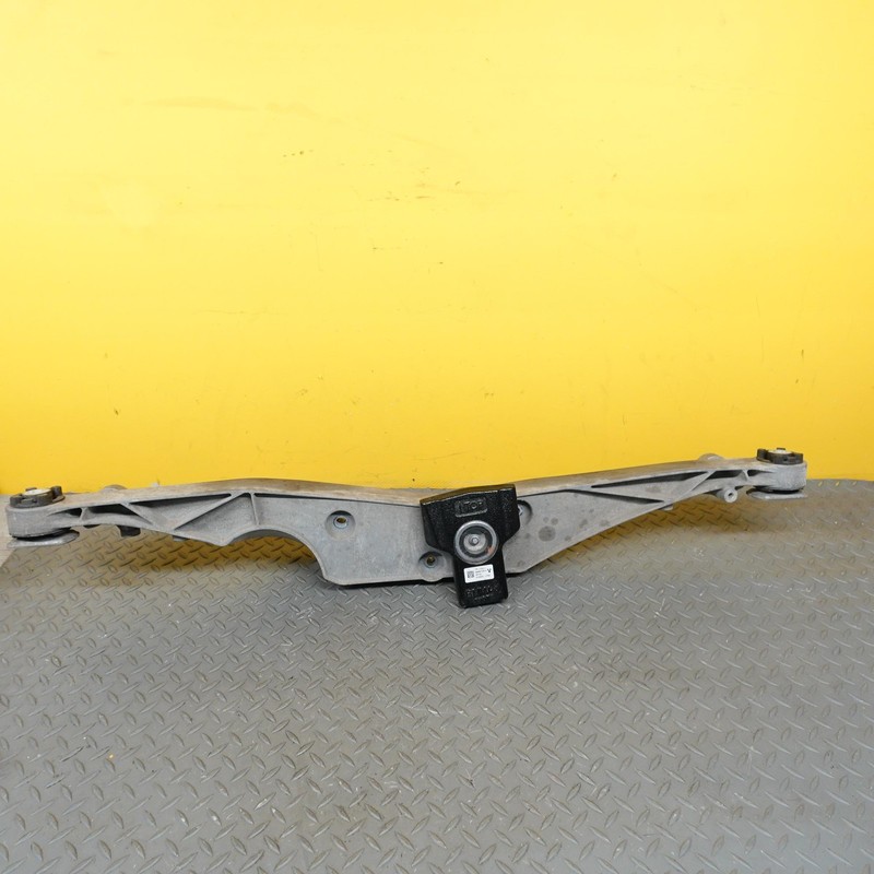 2023-2026 BMW X2 X1 U10 U11 REAR AXLE DIFFERENTIAL CROSSMEMBER MOUNT BRACKET OEM